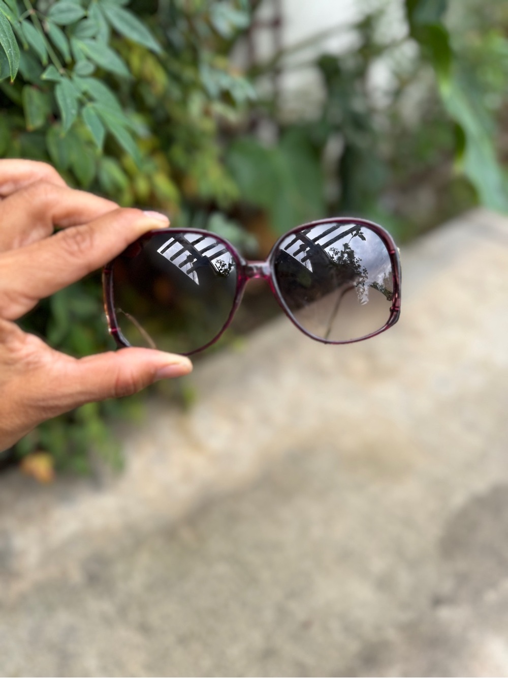 Vtg Women’s Oversized Sunglasses – Purple Gradient